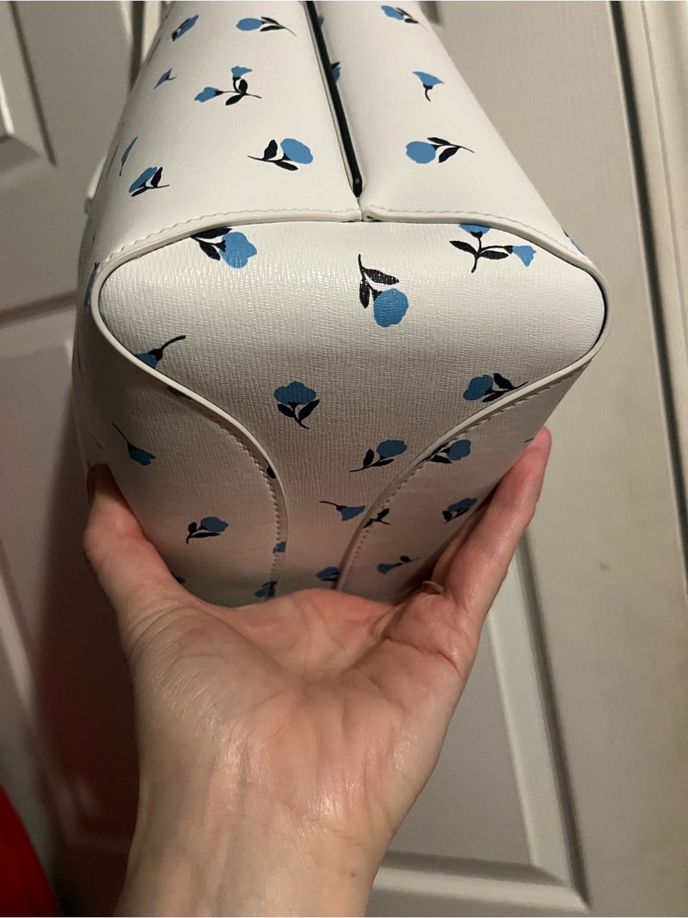 NWT Kate Spade White Leather Tote Bag with Blue Floral Print - Picture 4 of 13